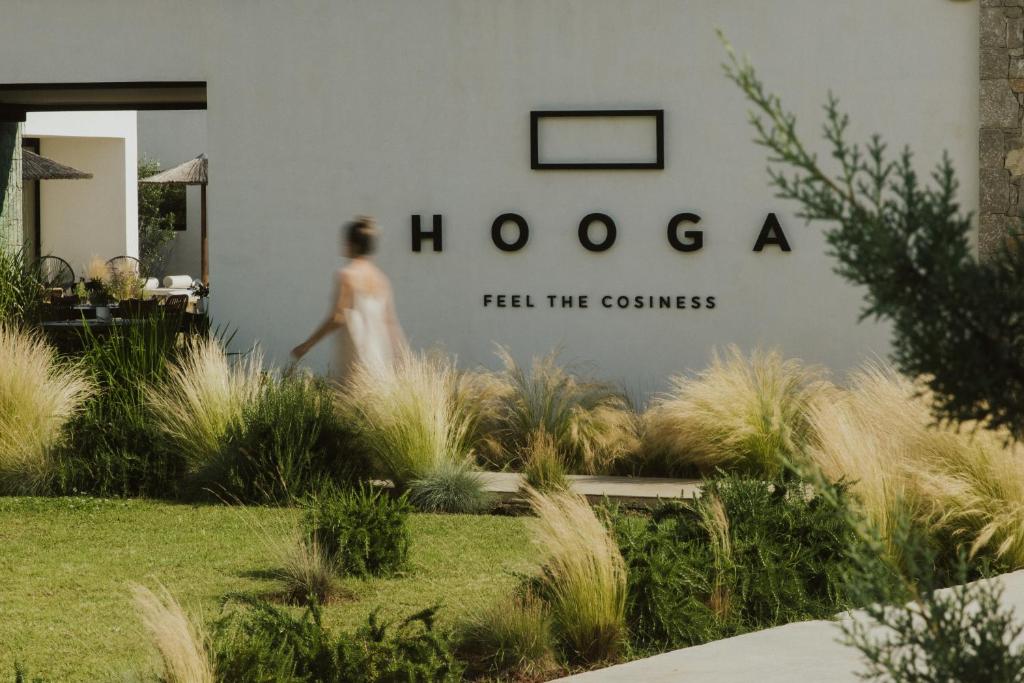 hooga-feel-the-cosiness-mysa-restaurant-private-pool-hotels-greece-2 HOOGA Feel The Cosiness & Mysa Restaurant building