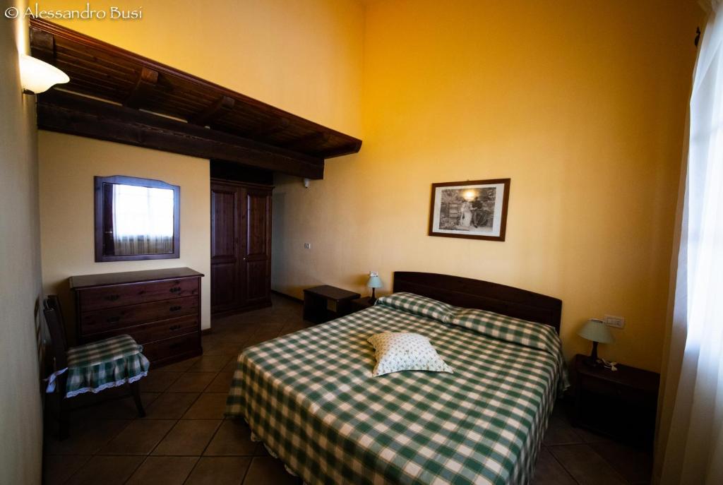 locanda-la-gozzetta-private-pool-hotels-italy-4 Locanda La Gozzetta room