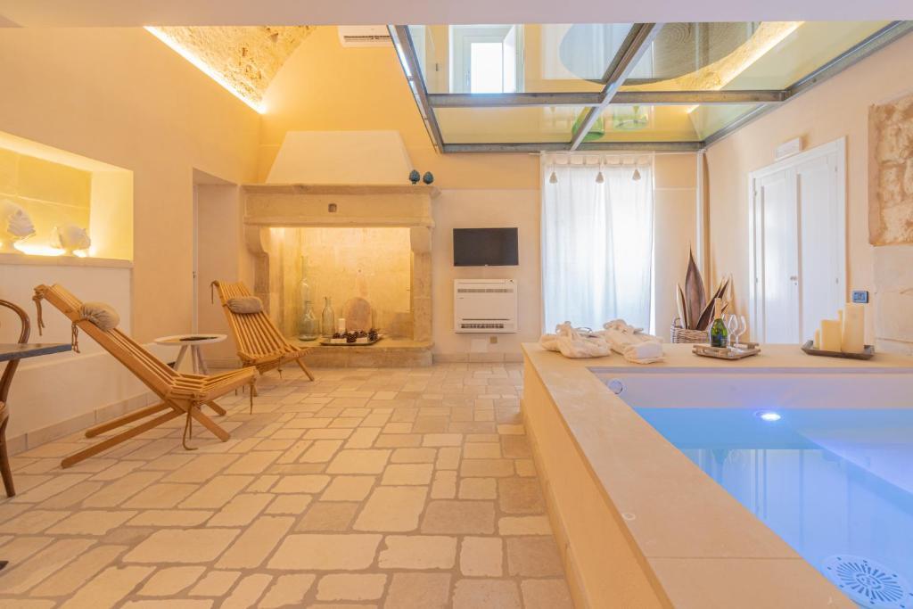 masseria-dei-monaci-private-pool-hotels-italy-5 Masseria dei Monaci pool 5