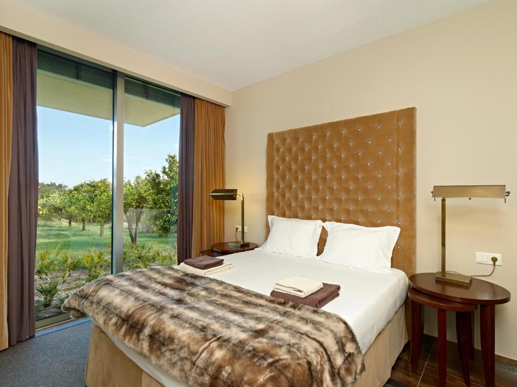 montargil-monte-novo-private-pool-hotels-portugal-8 Montargil Monte Novo room