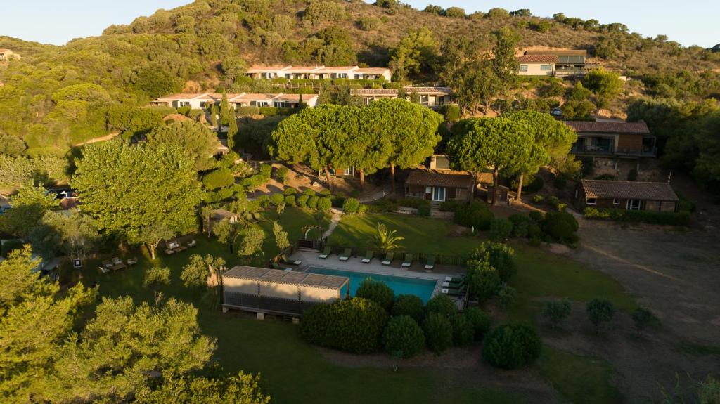 residence-casarina-private-pool-hotels-france-4 Résidence Casarina outdoor 3