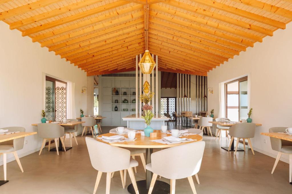 spatia-comporta-private-pool-hotels-portugal-6 Spatia Comporta dining