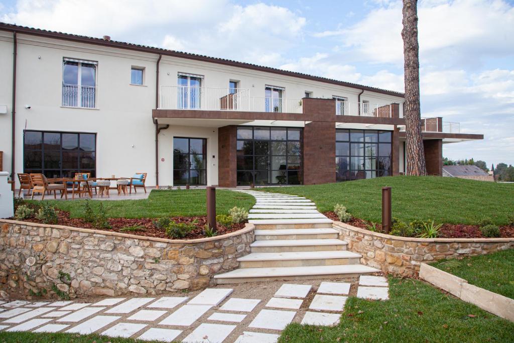 villa-francesca-relais-private-pool-hotels-italy-6 Villa Francesca Relais building